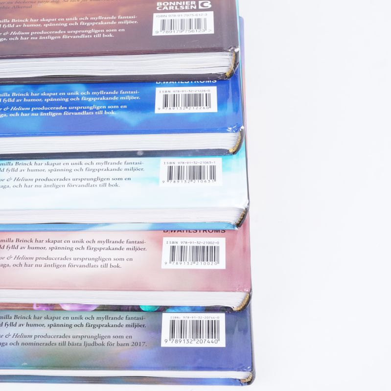 Nedre ryggsida på hela serien Musse & Helium med ISBN
