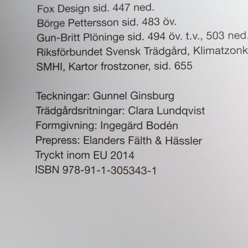 Närbild på bokuppgiftssida med ISBN och tryckår