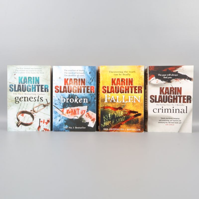 Fyra kriminalromaner av Karin Slaughter stående sida vid sida