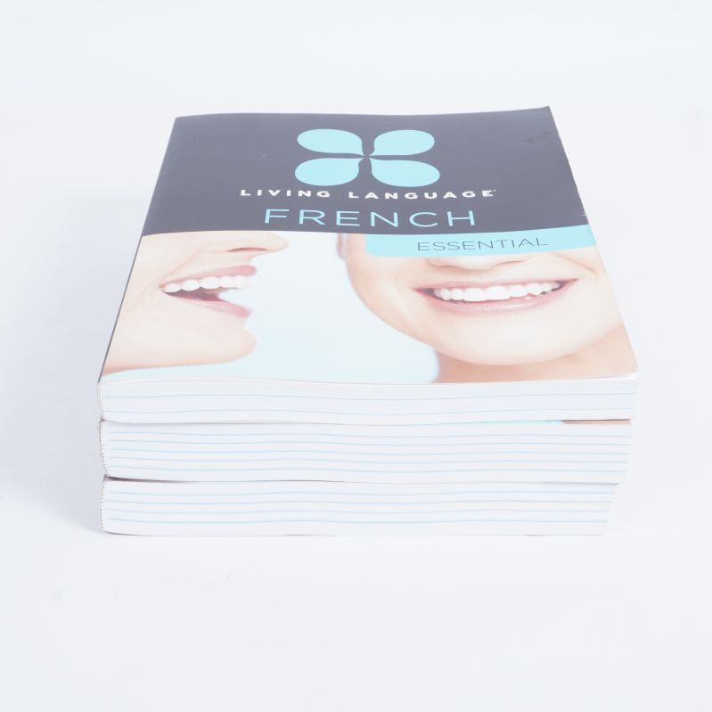 Bokpaketet staplat med tydlig visning av omslag och sidor