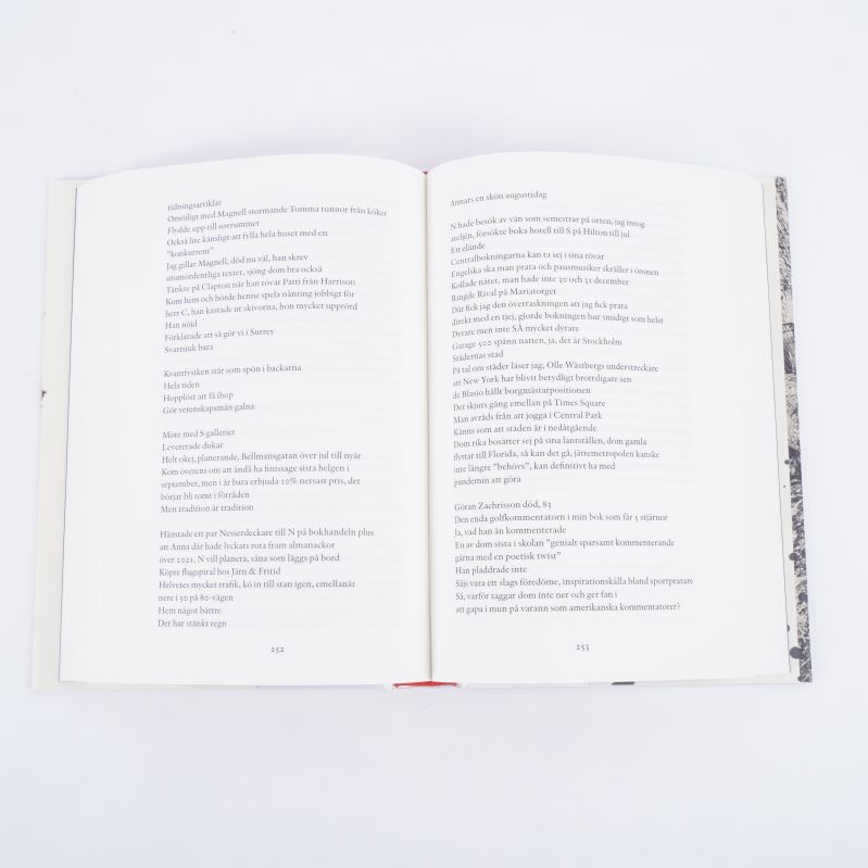 Uppslag ur boken med tryckt text på båda sidor