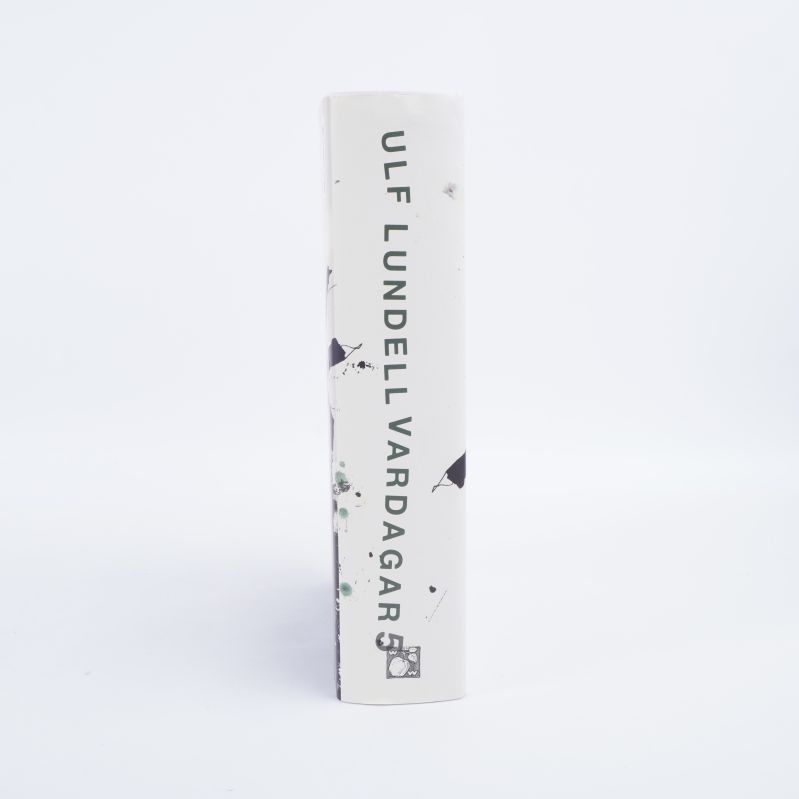 Bokrygg på Vardagar 5 med tydlig titel och författare