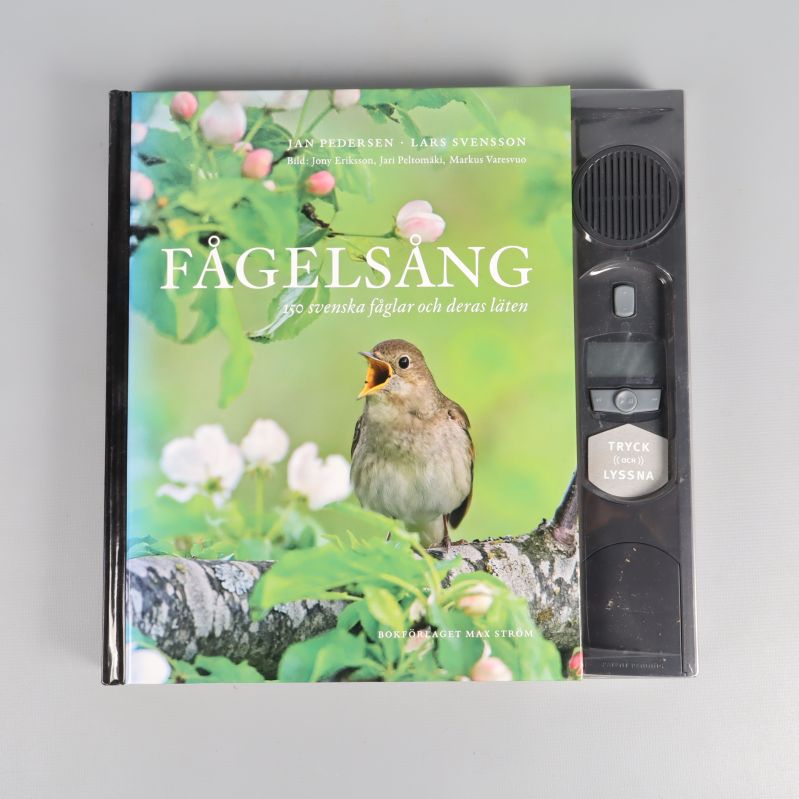 Omslag till Fågelsång med ljudmodul och färgglad fågelbild