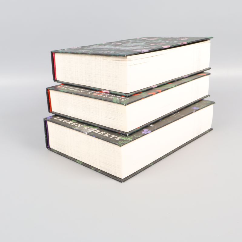 Närbild på streckkod och ISBN för Powerless, Reckless och Fearless