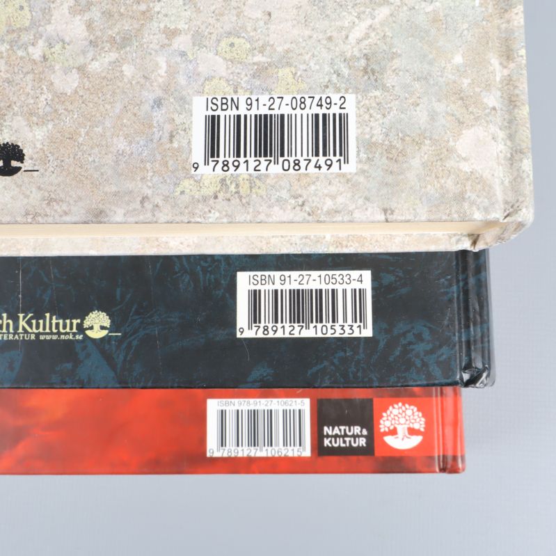 Närbild på ISBN-koder för Bartimaeus trilogins tre böcker