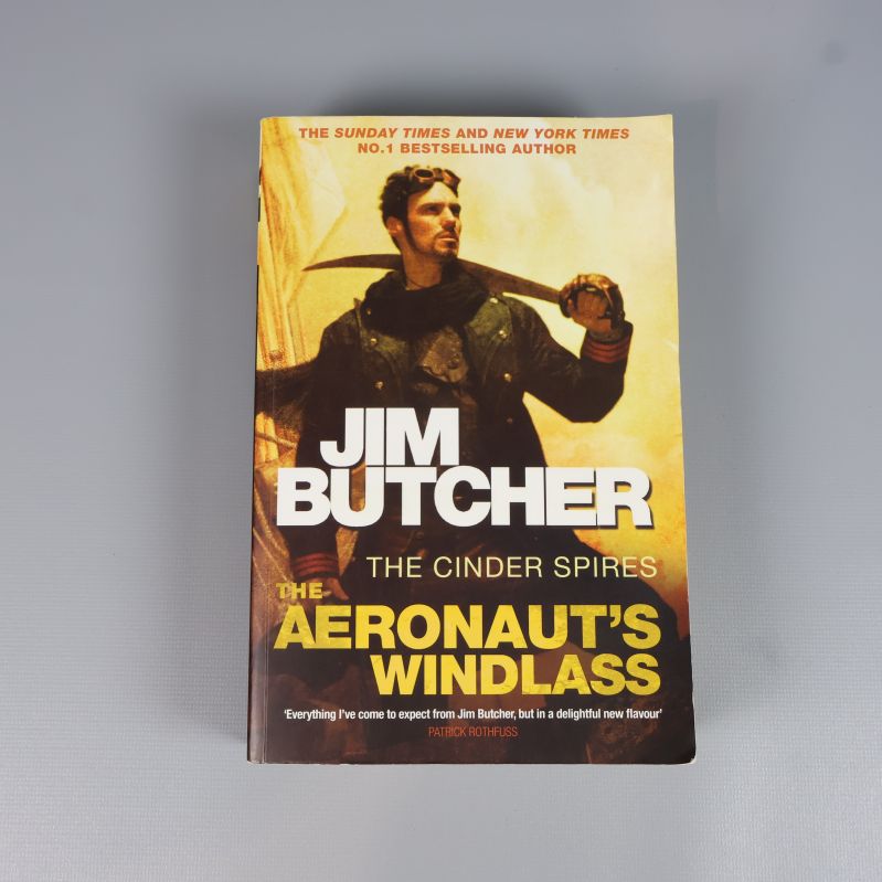 Framsida av boken The Aeronaut's Windlass med illustration