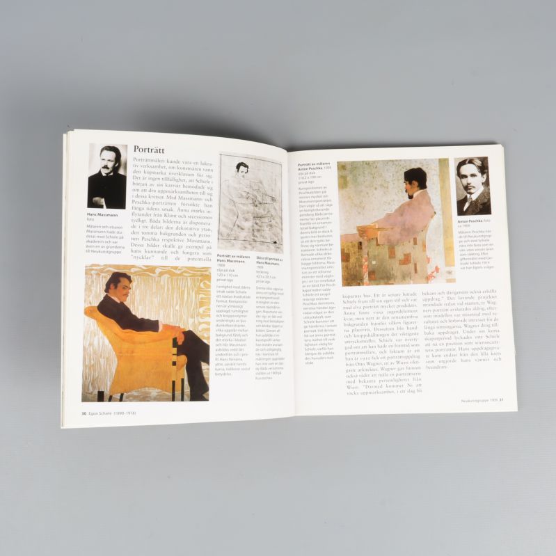Uppslag ur bok med svenska texter och konstbilder om Schiele