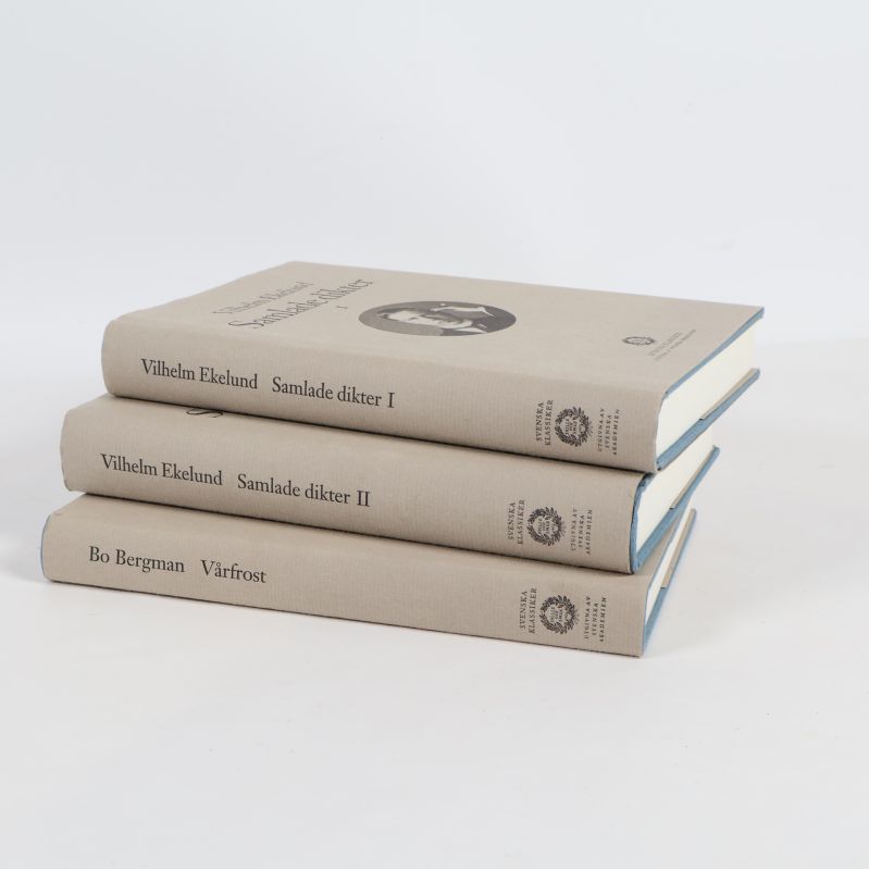 Tre böcker staplade: Samlade dikter I, Samlade dikter II, Vårfrost