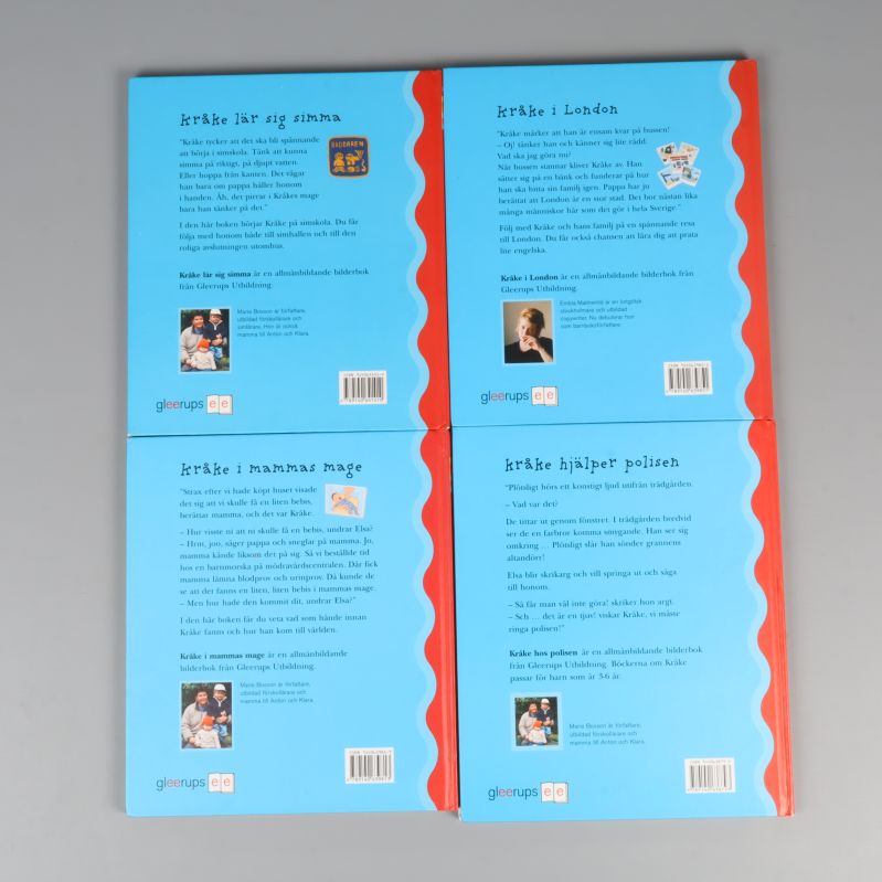 Baksidor av fyra Kråke-böcker med beskrivning och streckkod