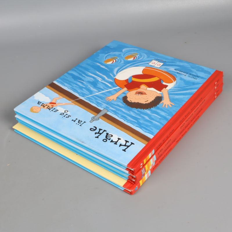 Bokpaket med fyra Kråke-böcker, staplade snett ovanifrån