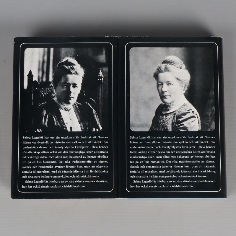 Bokpaket av Selma Lagerlöf, baksidor med författarporträtt och beskrivningar