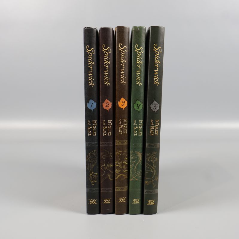 Bokryggar av böckerna