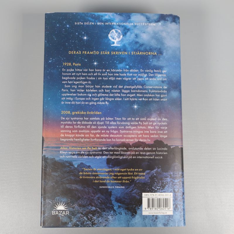 Baksida av Atlas – historien om Pa Salt med text om handlingen