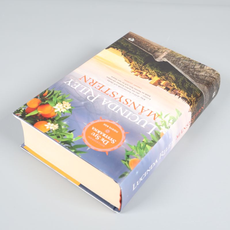 Tjock bok Månsystern sedd från sidan