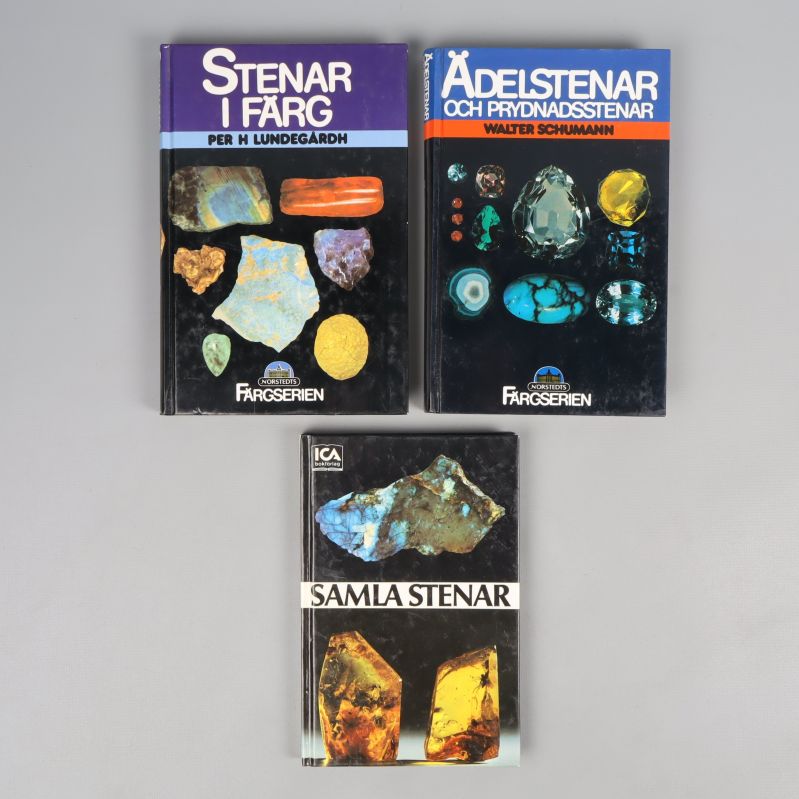 Tre böcker om stenar och mineraler med färgglada omslag