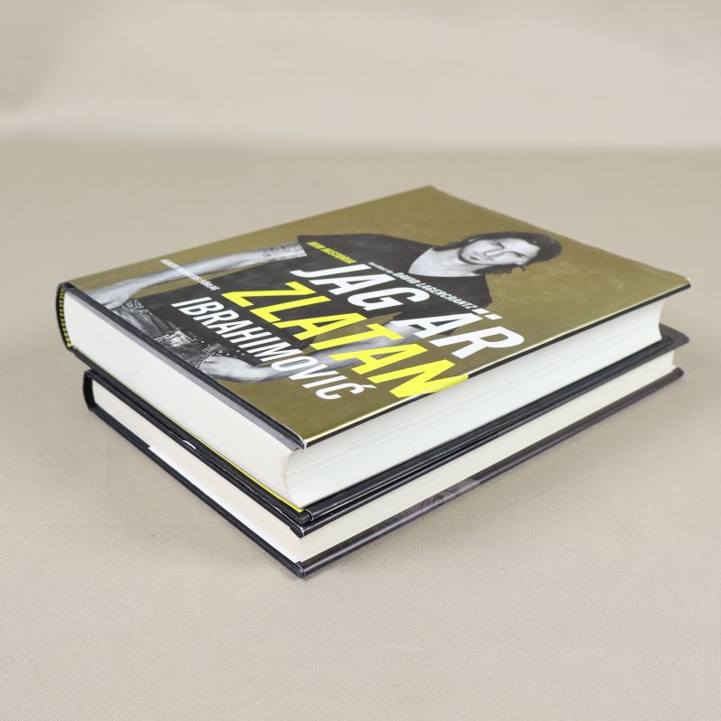 Bokpaket med Jag är Zlatan överst, båda med inbundna pärmar