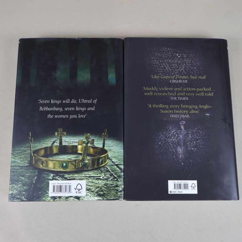 Baksidor av böckerna Death of Kings och The Pagan Lord