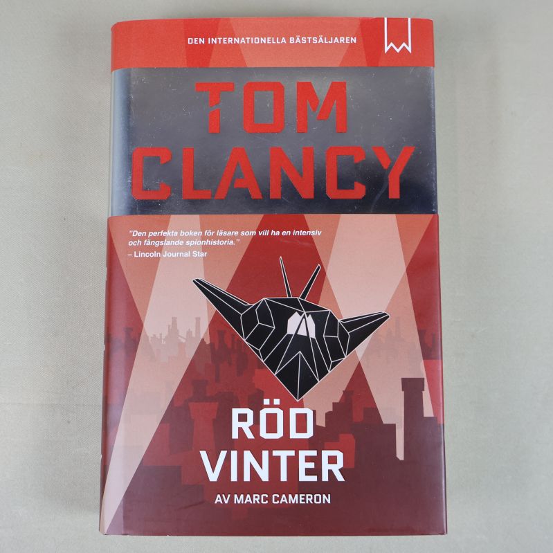 Framsidan av Tom Clancy Röd vinter med röd design