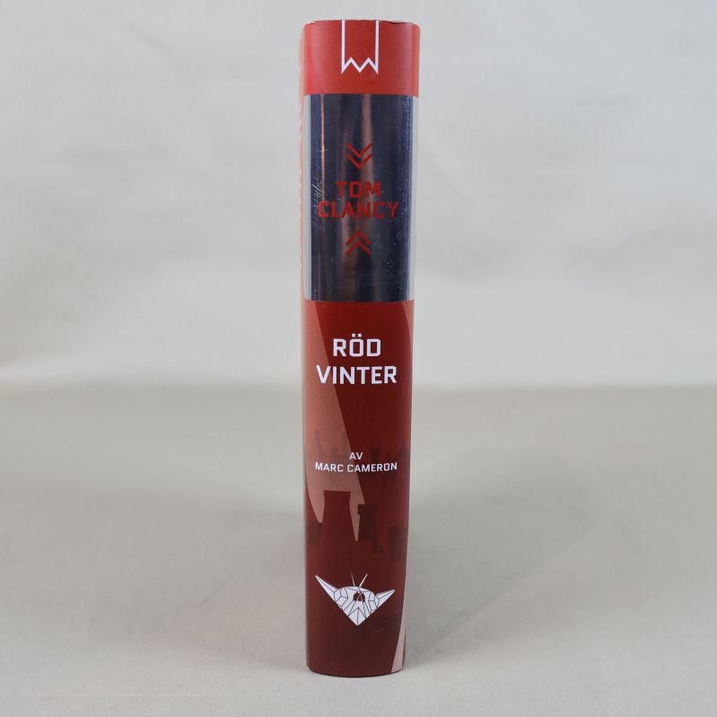 Bokrygg med Tom Clancy Röd vinter av Marc Cameron