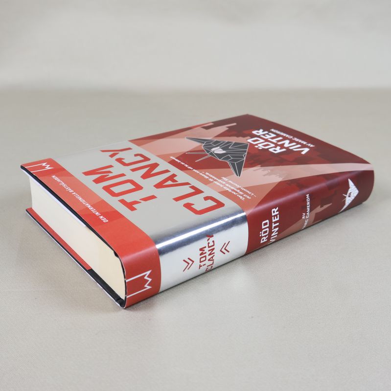 Tom Clancy Röd vinter i sned vinkel, hårdband