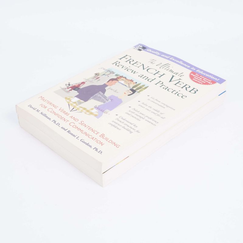 Franska verbboken sedd från sidan med tjocklek och omslag