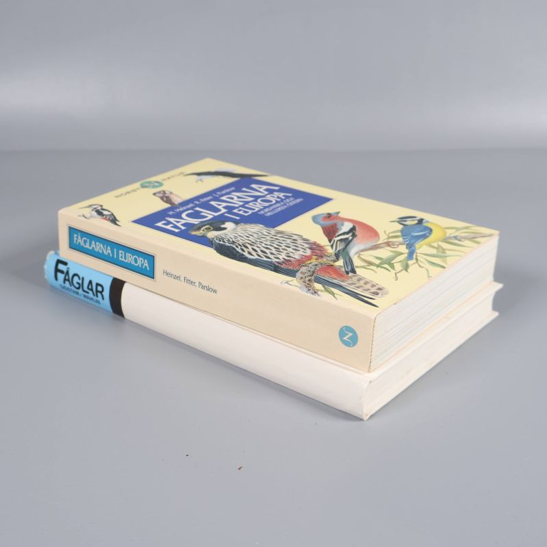 Fågelböcker från sidan