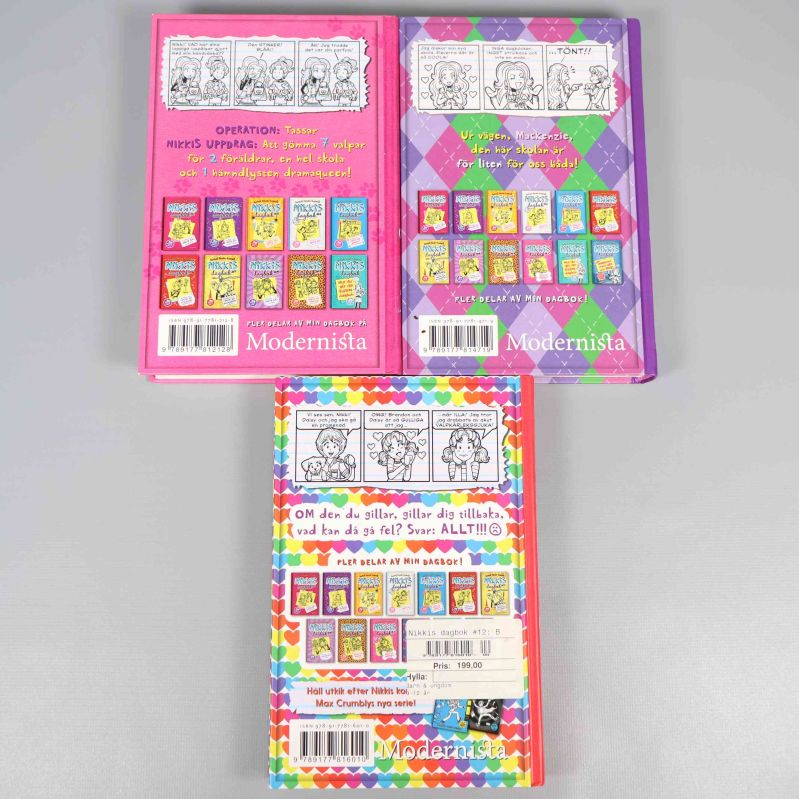 Baksidor av böckerna