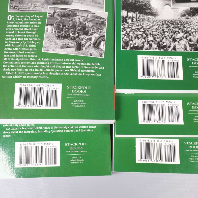 Närbild på ISBN och baksidor för fem böcker ur serien