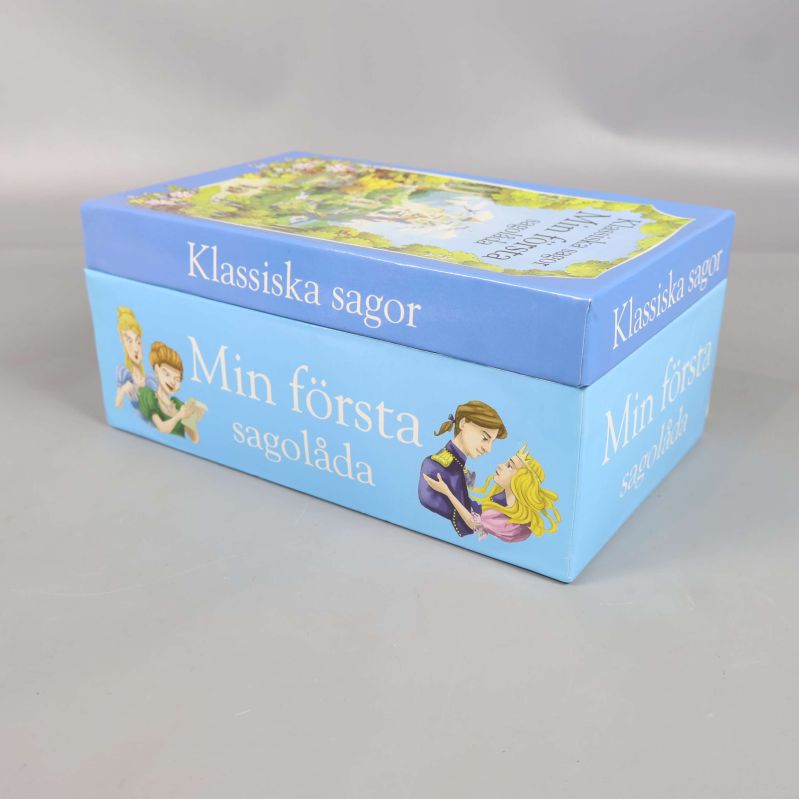 Sagolåda med olika sagokaraktärer illustrerade på sidan