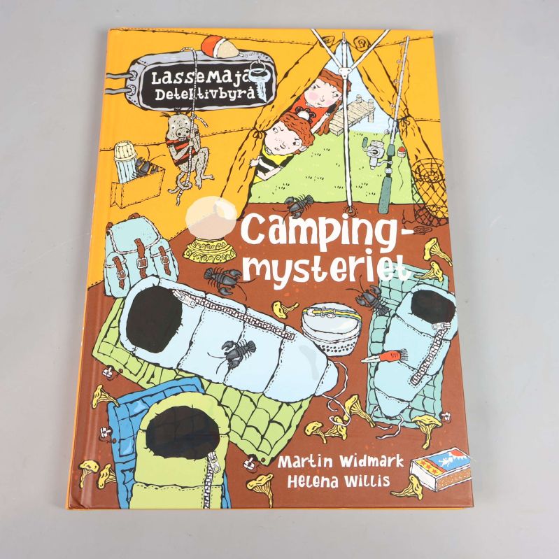 Omslaget till Campingmysteriet från LasseMajas Detektivbyrå