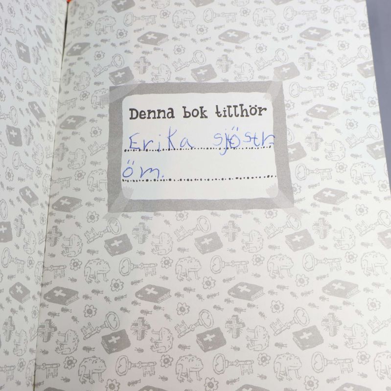 Ägareteckning på insidan av Kyrkomysteriet