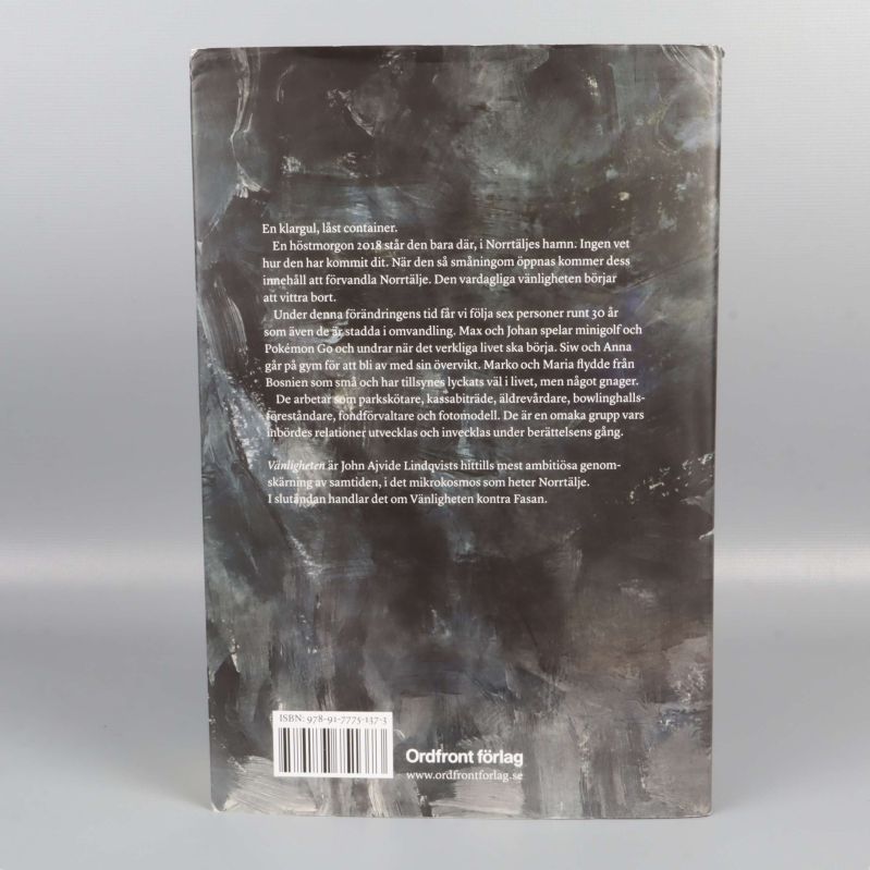 Baksida av Vänligheten med beskrivande text och ISBN-nummer