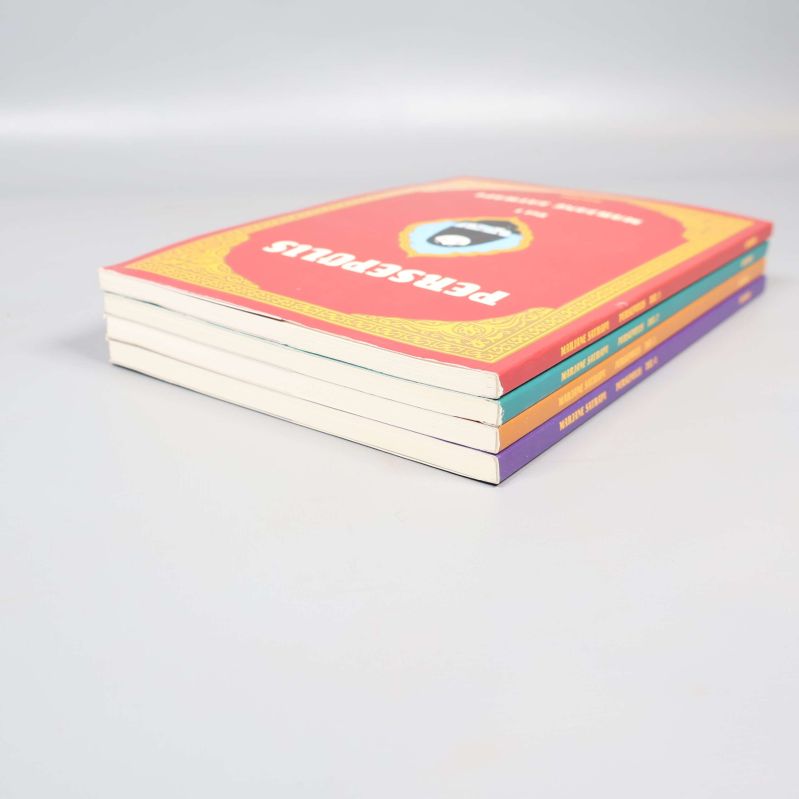 Staplade Persepolis-album, sett från sidan