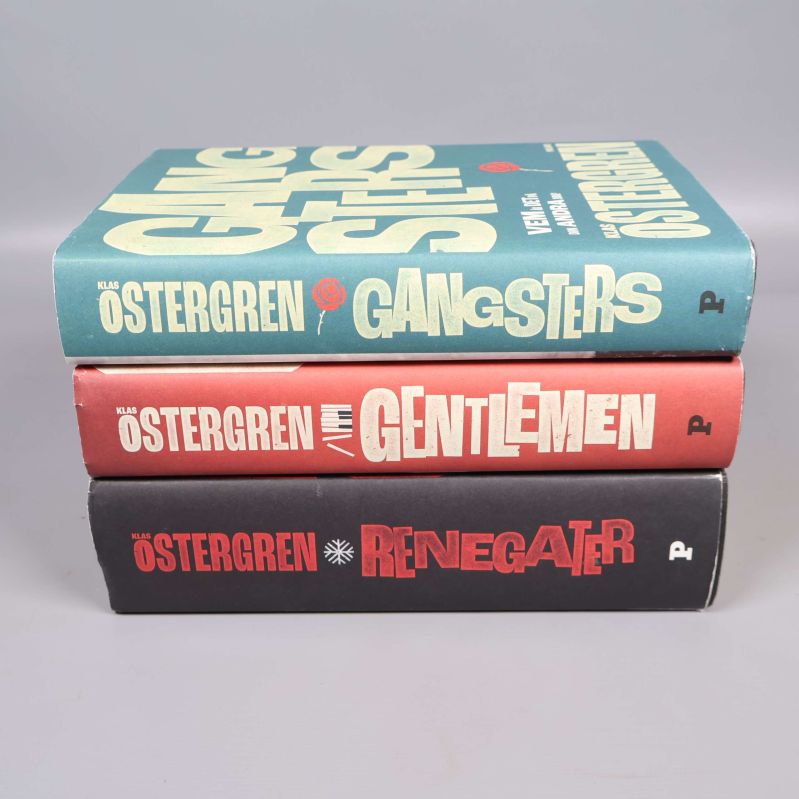 Bokryggar i stapel med titlarna Gangsters, Gentlemen och Renegater