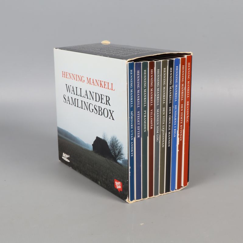 Vänster sida av Wallander samlingsbox med tio ljudböcker synliga