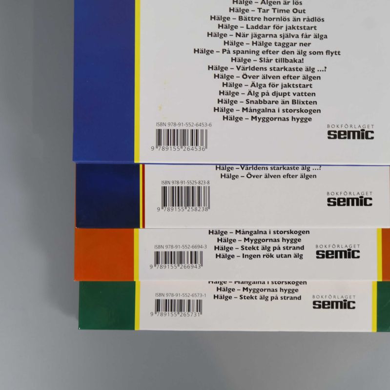 Tre ISBN-numror synliga på baksidor av Hälge-album