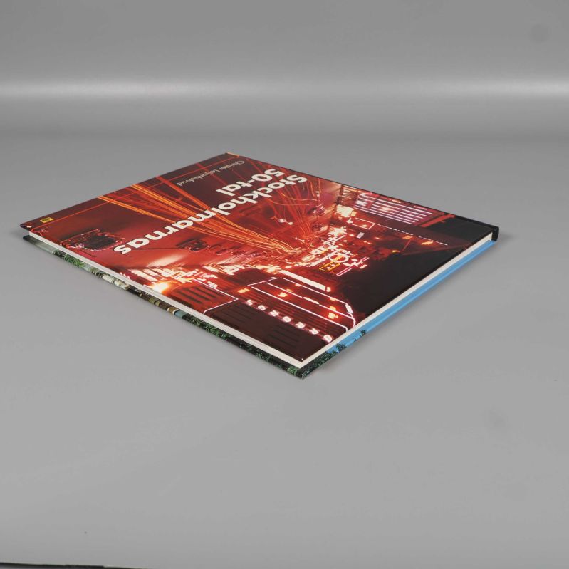 Boken Stockholmarnas 50-tal liggandes snett med front och rygg