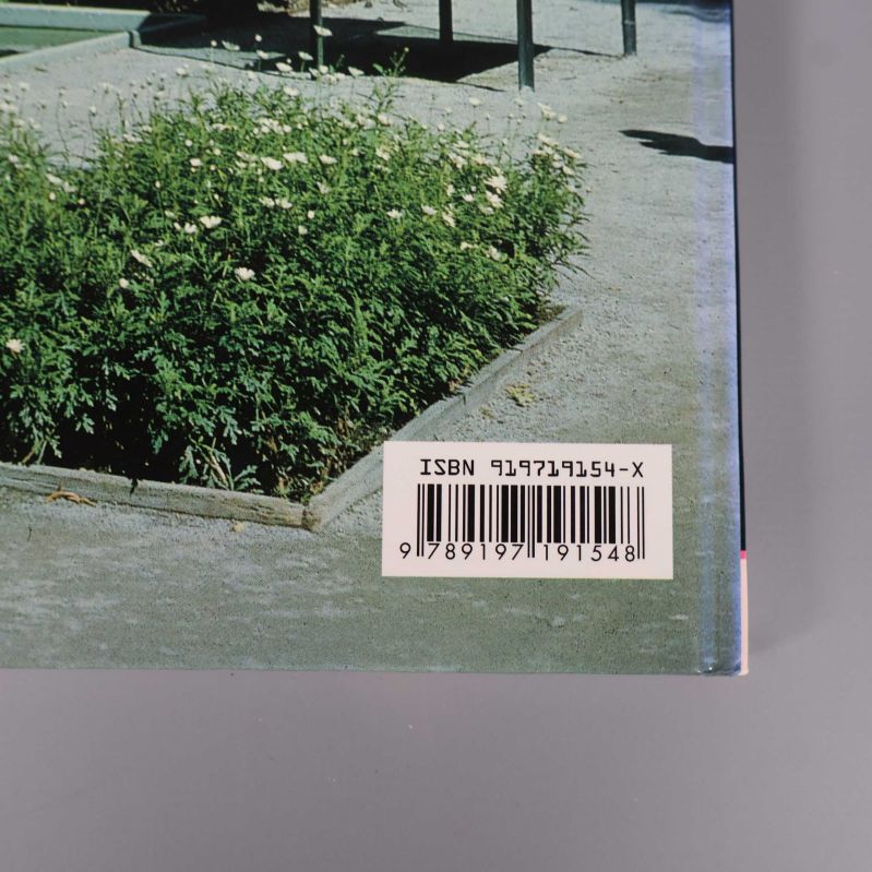 Närbild på baksida med ISBN-nummer och Trafik-Nostalgiska Förlaget