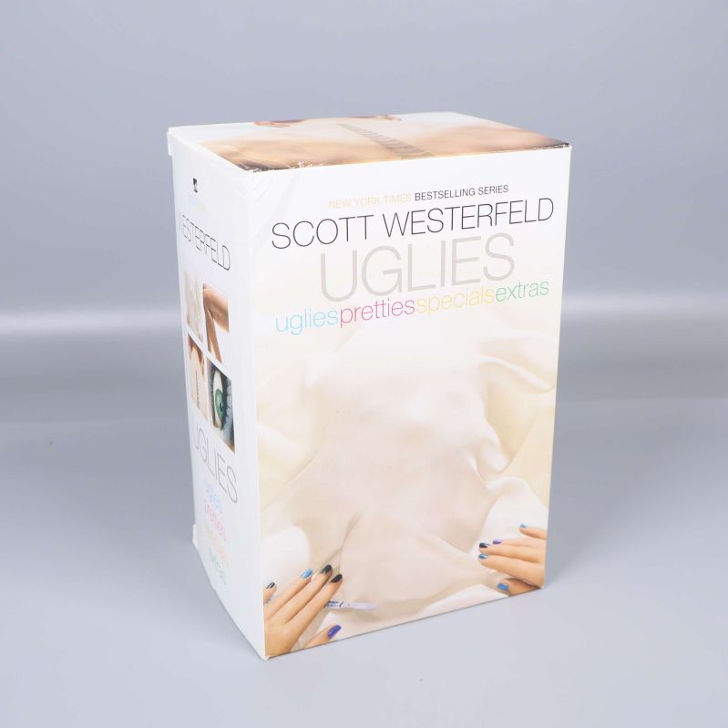 Framsidan av box med Uglies-serien, fyra böcker