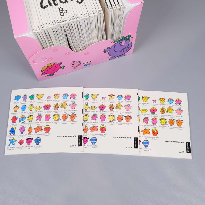 Baksidor av tre Little Miss-böcker med figurer och titlar