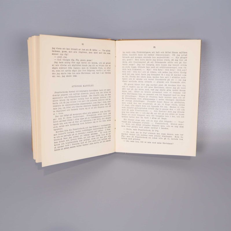 Uppslag ur en bok med svensk text och tydlig tryckstil