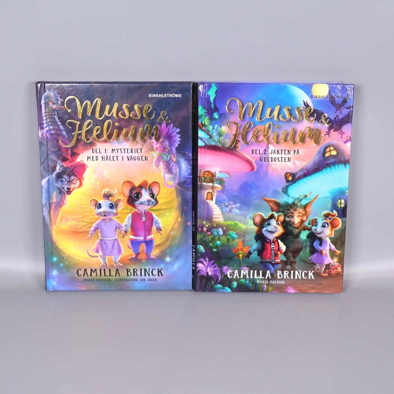 Två Musse & Helium-böcker med färgglada omslag