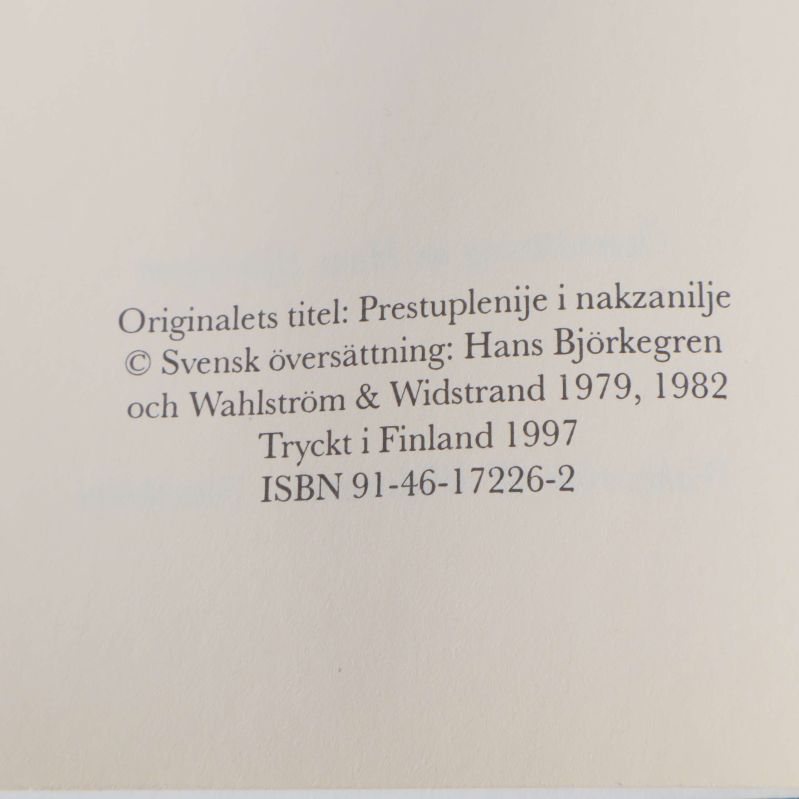 Tryckår, originaltitel och ISBN tryckt inuti Brott och straff