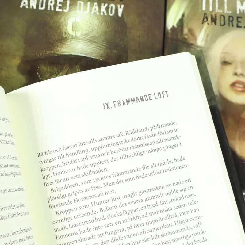 Närbild på kapitelstart i en Metro-bok med rubriken IX. Främmande luft