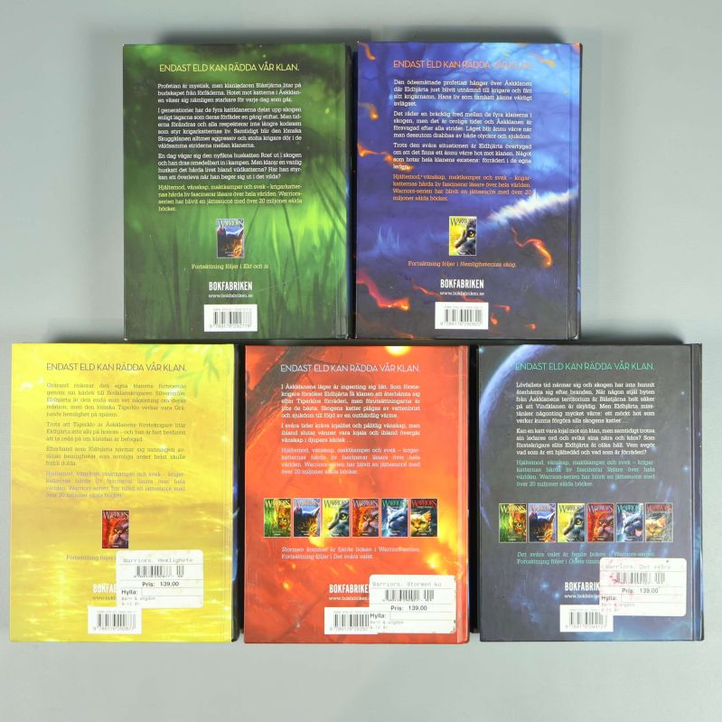 Baksidor på hela Warriors-serien, fem böcker samlade