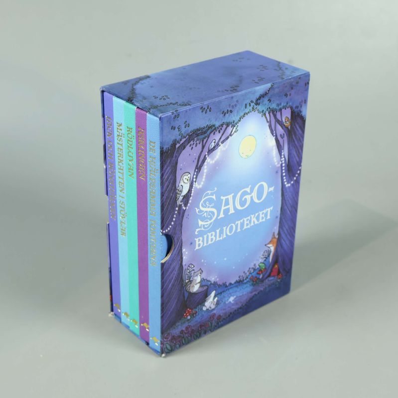 Sagobiblioteket box med fem böcker, pastellfärgade ryggar syns