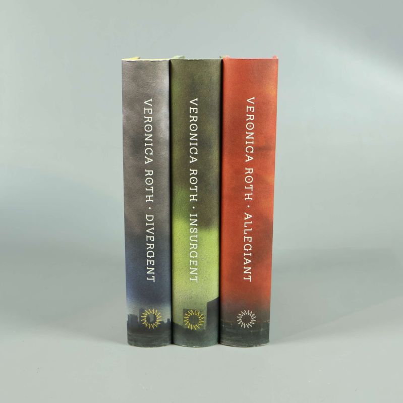 Bokryggar på Divergent, Insurgent, Allegiant av Veronica Roth