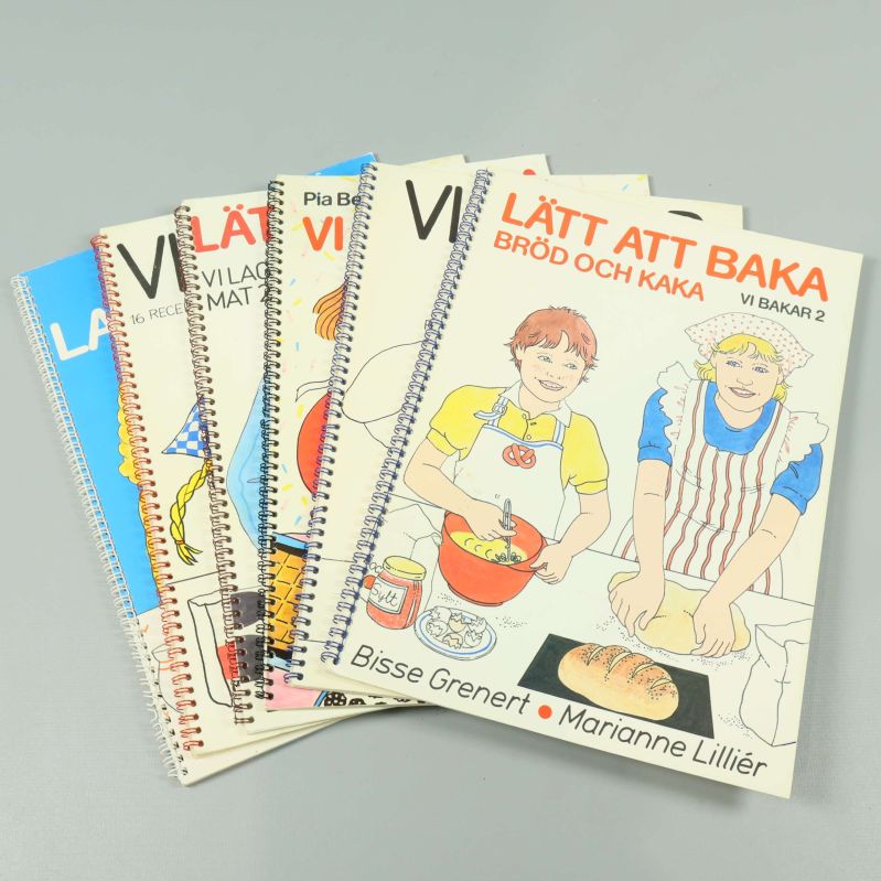 Samma sex receptböcker i spiralbindning, lätt vinklad solfjäder