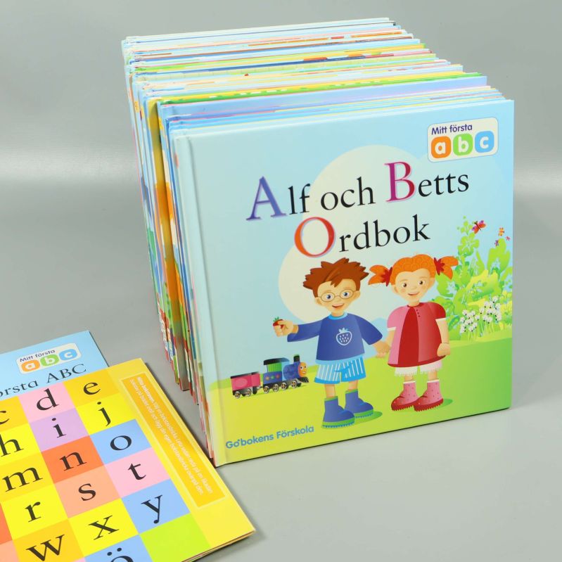 Bokpaket Alf och Betts ordbok och andra färgglada ABC-böcker staplade tillsammans