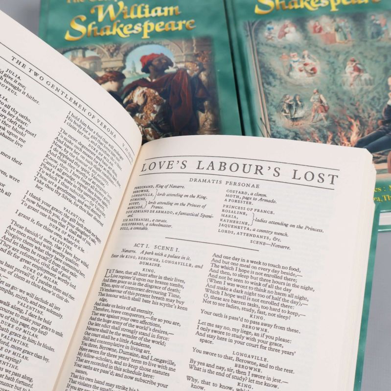 Uppslag ur The Complete Works of William Shakespeare med titelsidan Love's Labour's Lost